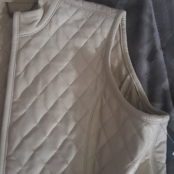 Leather vest - Picture 3 of 3